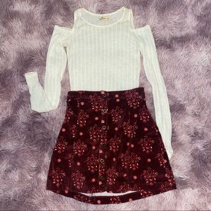 ✨3for$18 off white XS Hollister cold shoulder top